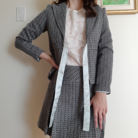 Matching skirt and blazer set - Picture 6 of 12